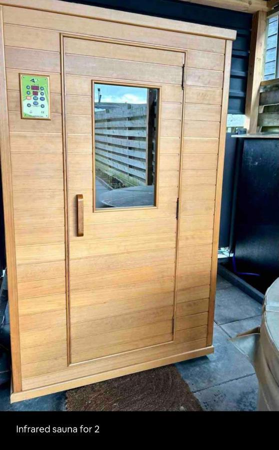 Tiny House With Sauna & Jacuzzi Near Amsterdam Vijfhuizen Kültér fotó