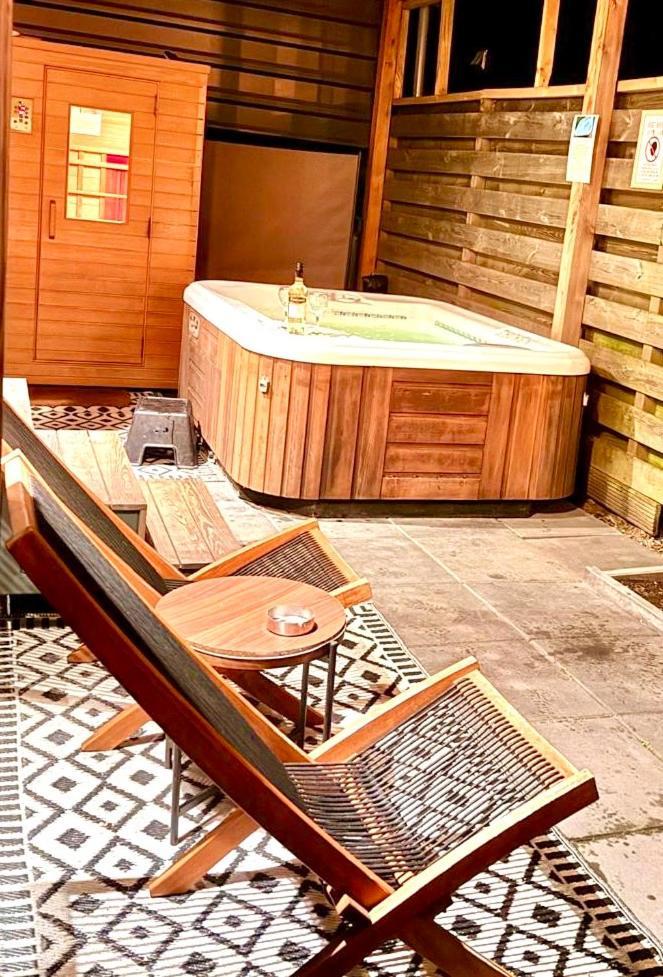 Tiny House With Sauna & Jacuzzi Near Amsterdam Vijfhuizen Kültér fotó